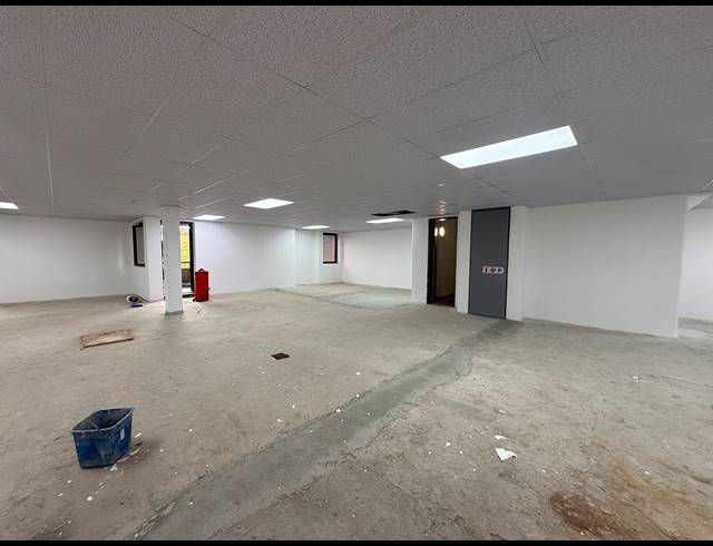 390M² RETAIL TO LET IN ROSEBANK